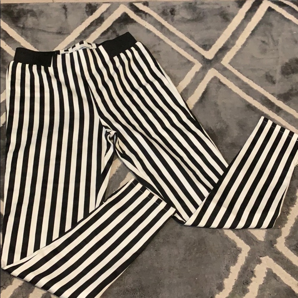Black and white striped skinny ankle pants - Picture 1 of 2